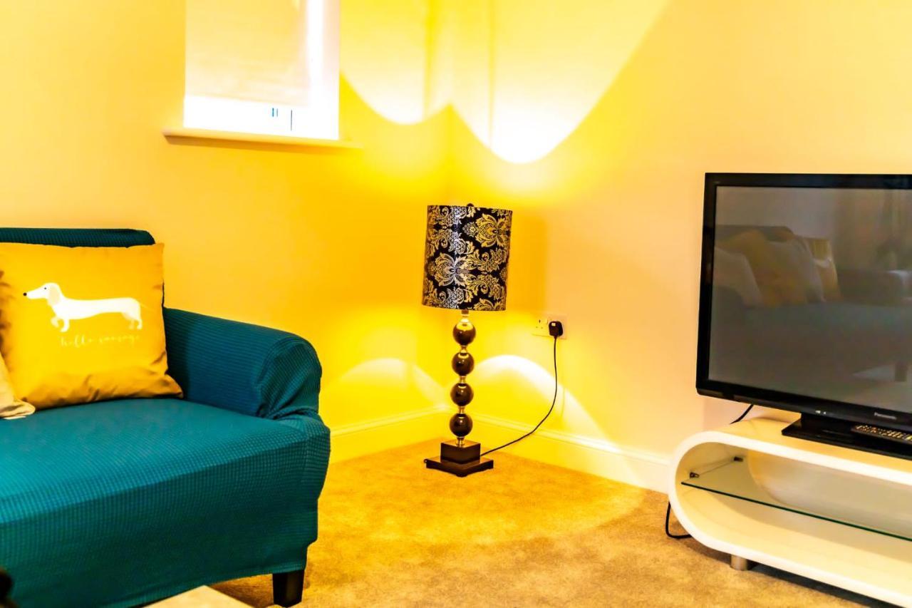 Vila Stunning 3-Bed Risa House In Beeston Nottingham Exteriér fotografie